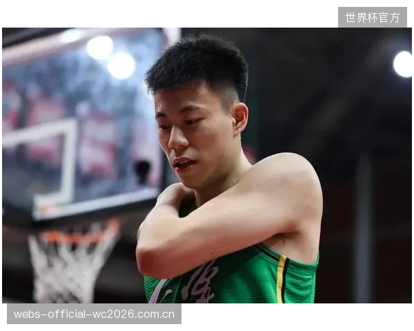 张镇麟的重磅转会改变联赛格局，上海队为打造冠军阵容付出高额成本。